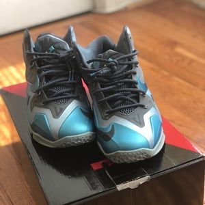 Nike Lebron XI US men’s size 9.5